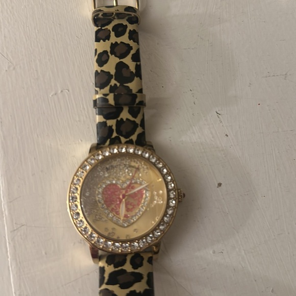 Betsy Johnson watch with leapard band - Picture 3 of 4
